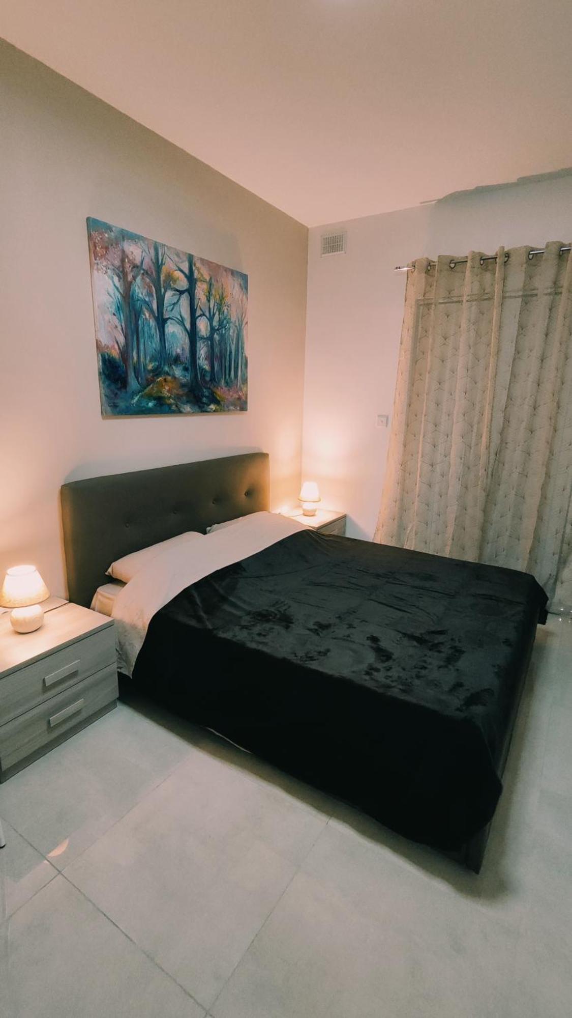 Fairwinds - Double Room With Ensuite - Luqa Airport - Self Check In & Out Available Luaran gambar